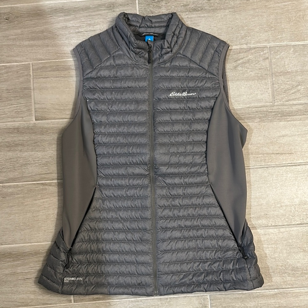 NWOT Eddie Bauer Women's Large Gray Quilted First Ascent Vest storm 800